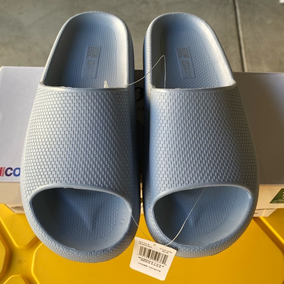 COPY - 32 Degrees COOL Cushion Slide - Blue - Medium - Picture 2 of 8